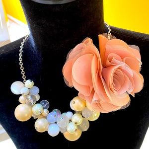 Flower and pearls Necklace set